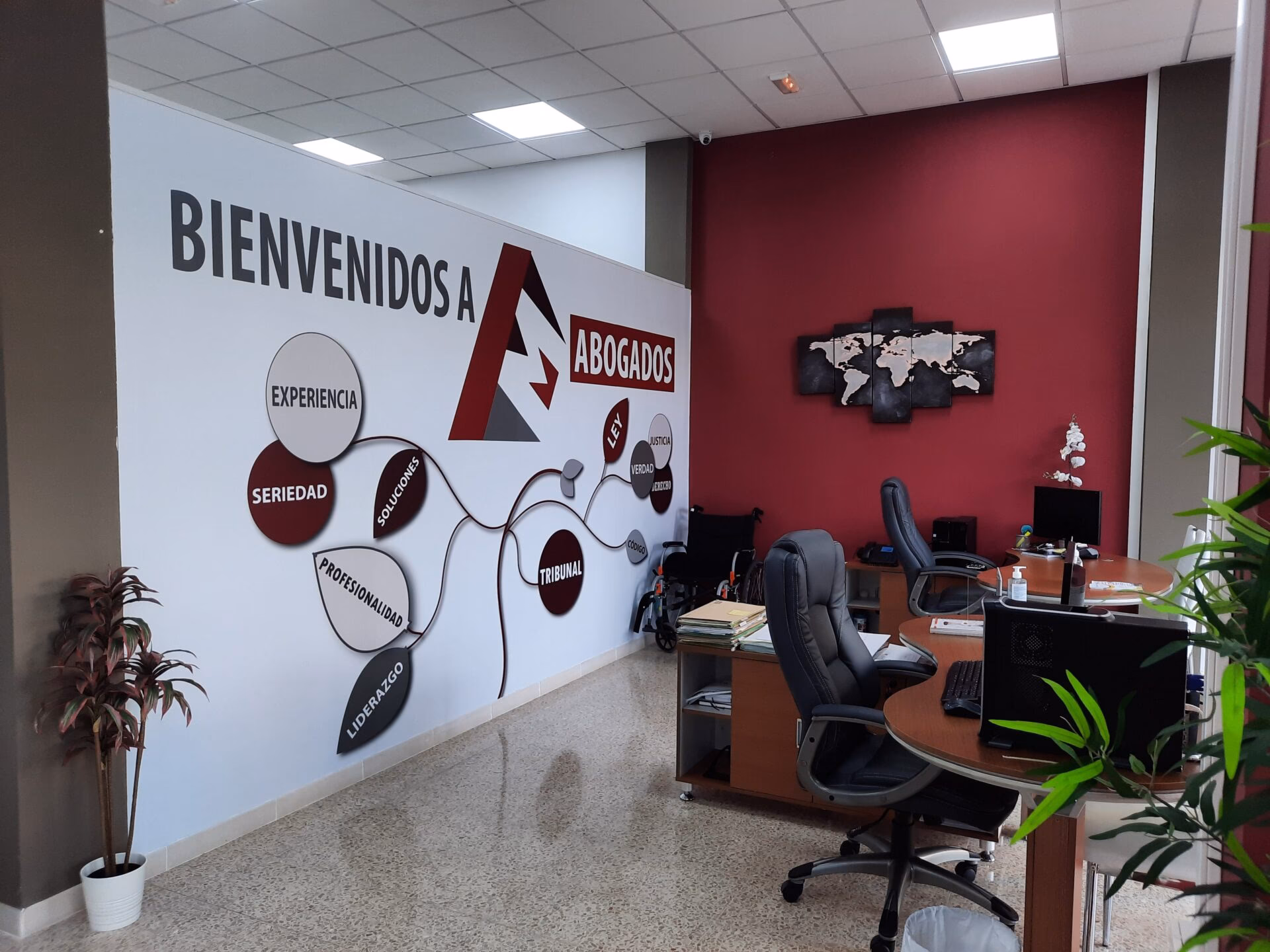 ¿Debo contratar un abogado por un accidente de motocicleta?