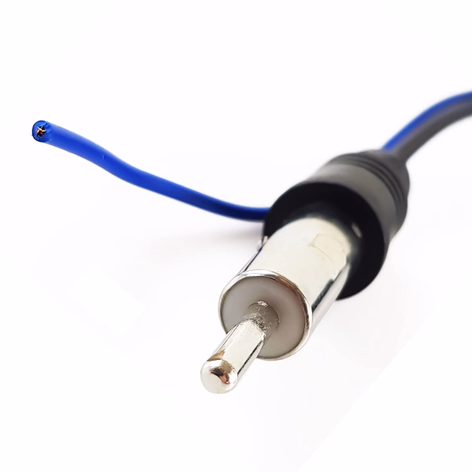 ¿Dónde conectar el cable azul del estéreo?