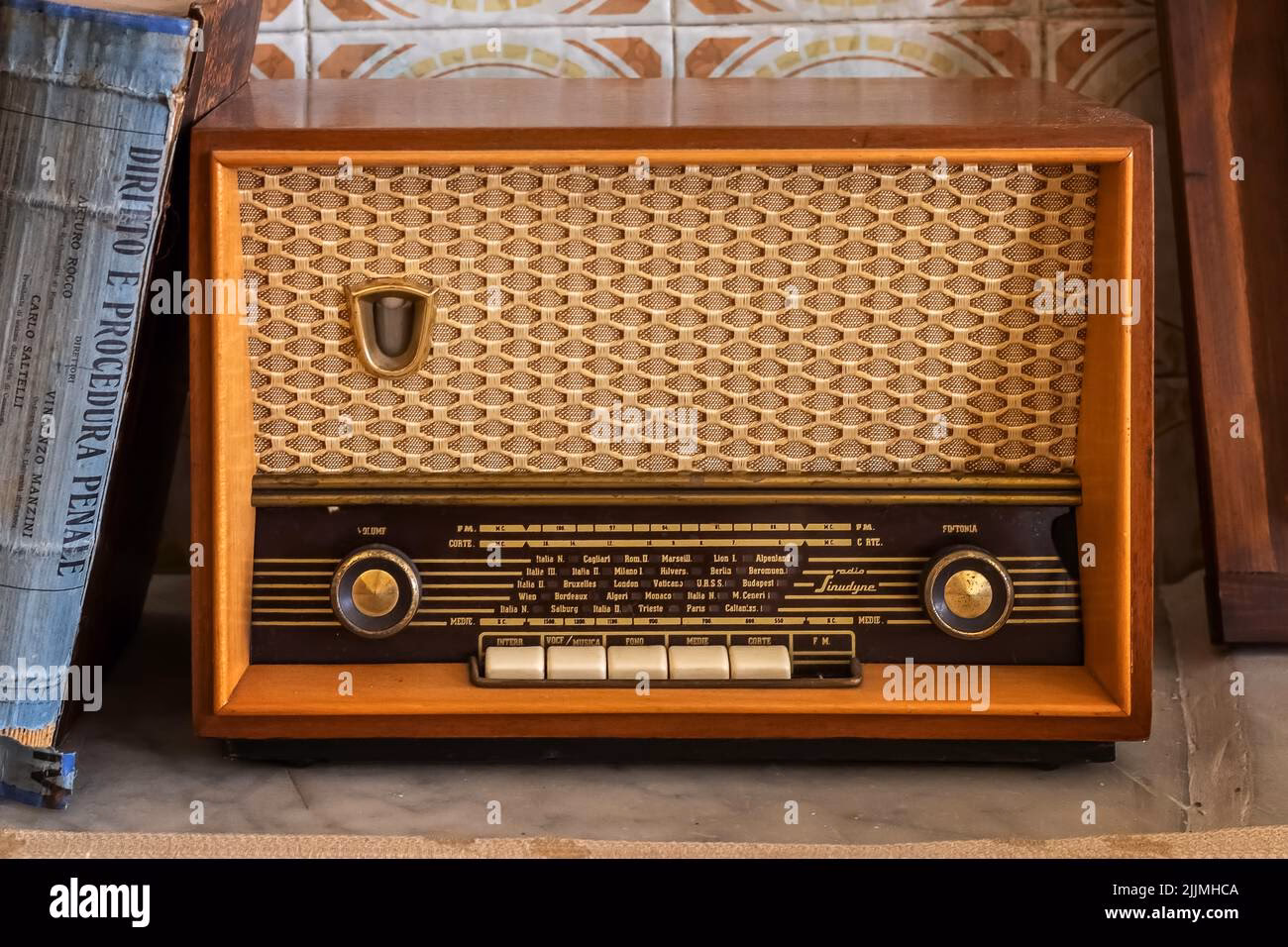 What radio station is classical?