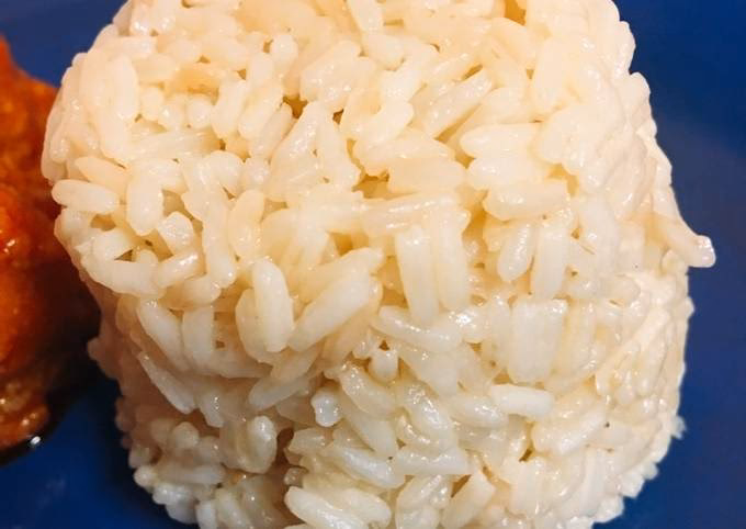 ¿Cuántas tazas de agua por cada taza de arroz?