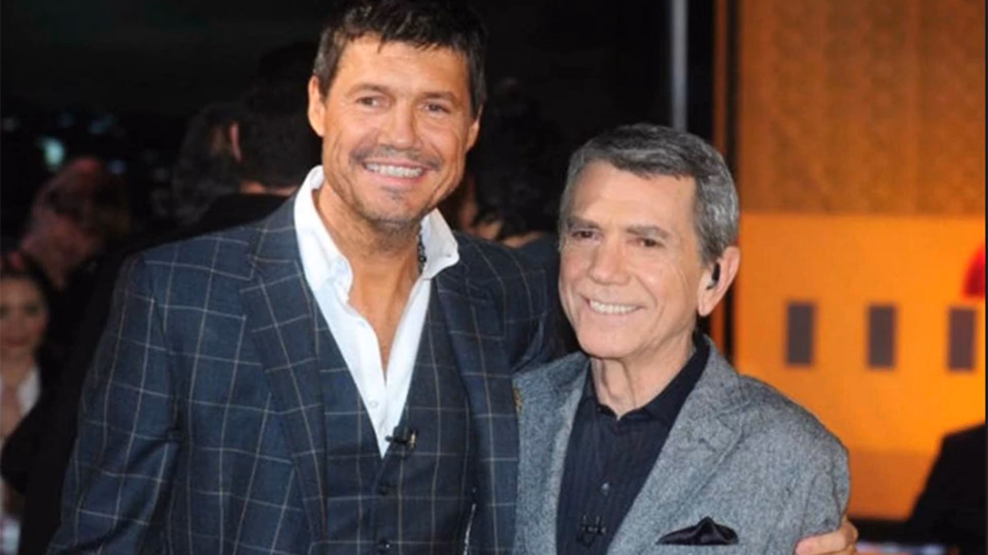 ¿Cómo se llamaba la radio de Tinelli?