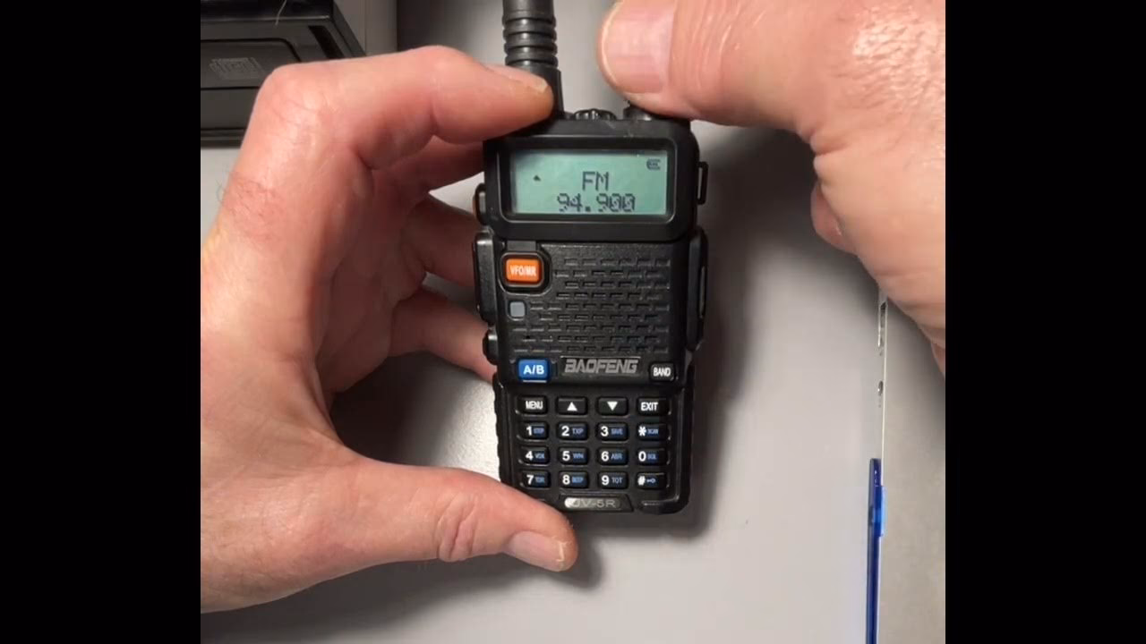 Can the Baofeng UV-5R transmit on FM?
