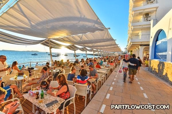 ¿Quiénes son los artistas del Café del Mar?