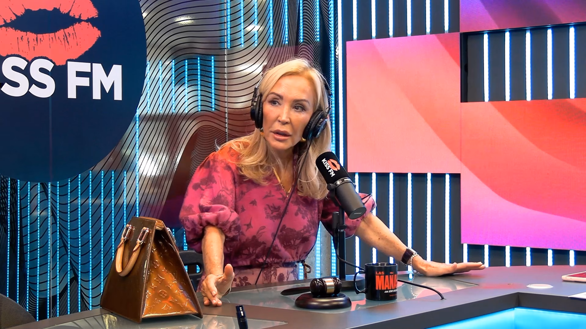 ¿Dónde colabora Carmen Lomana?