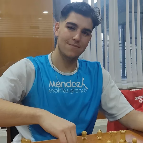 ¿Quién es un gran maestro de ajedrez argentino?