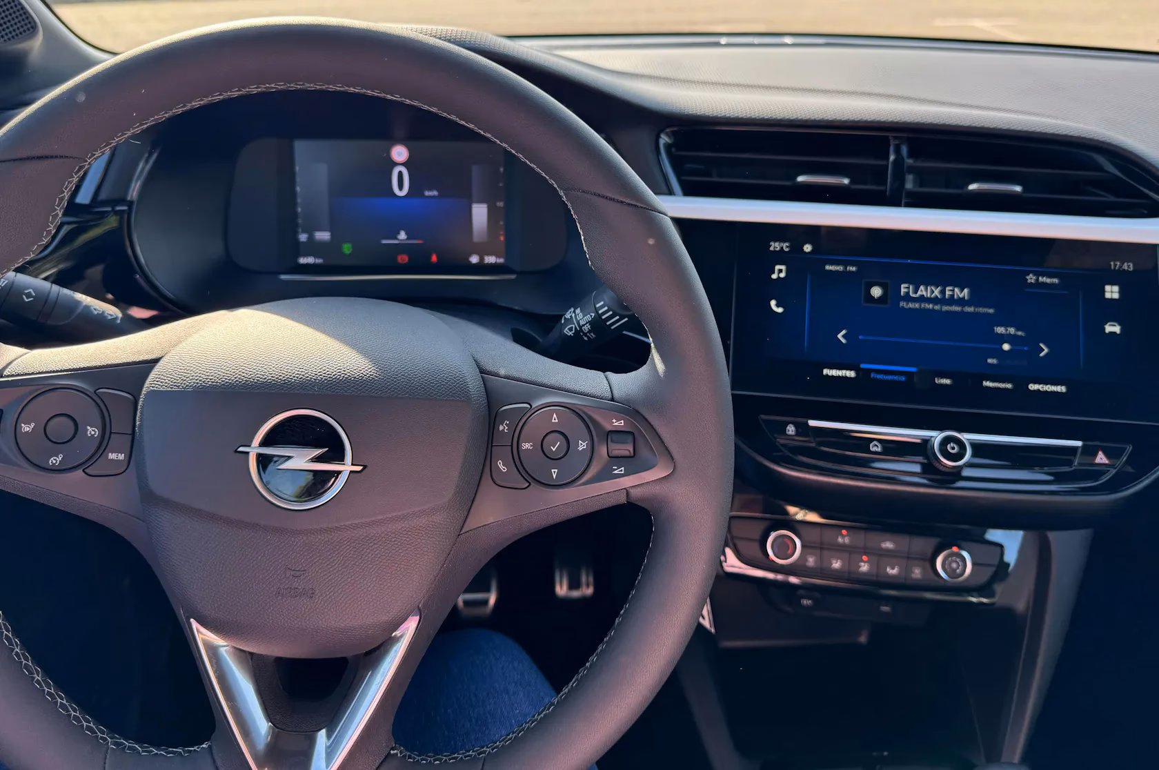 ¿Cómo se llama la empresa de renta de carros de Péric Albeiro?