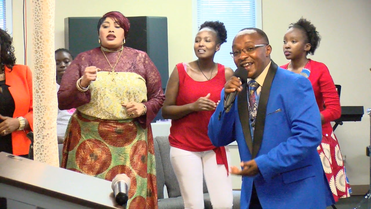 ¿Qué porcentaje de Kenia es católico?