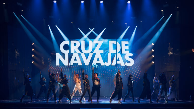 ¿Quién escribió la letra de Cruz de Navajas?