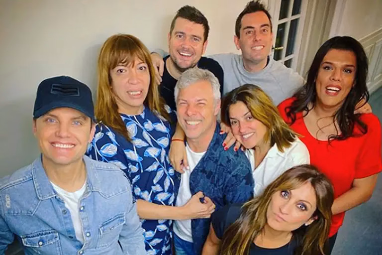 ¿Cuál es la radio donde trabaja Santiago del Moro?