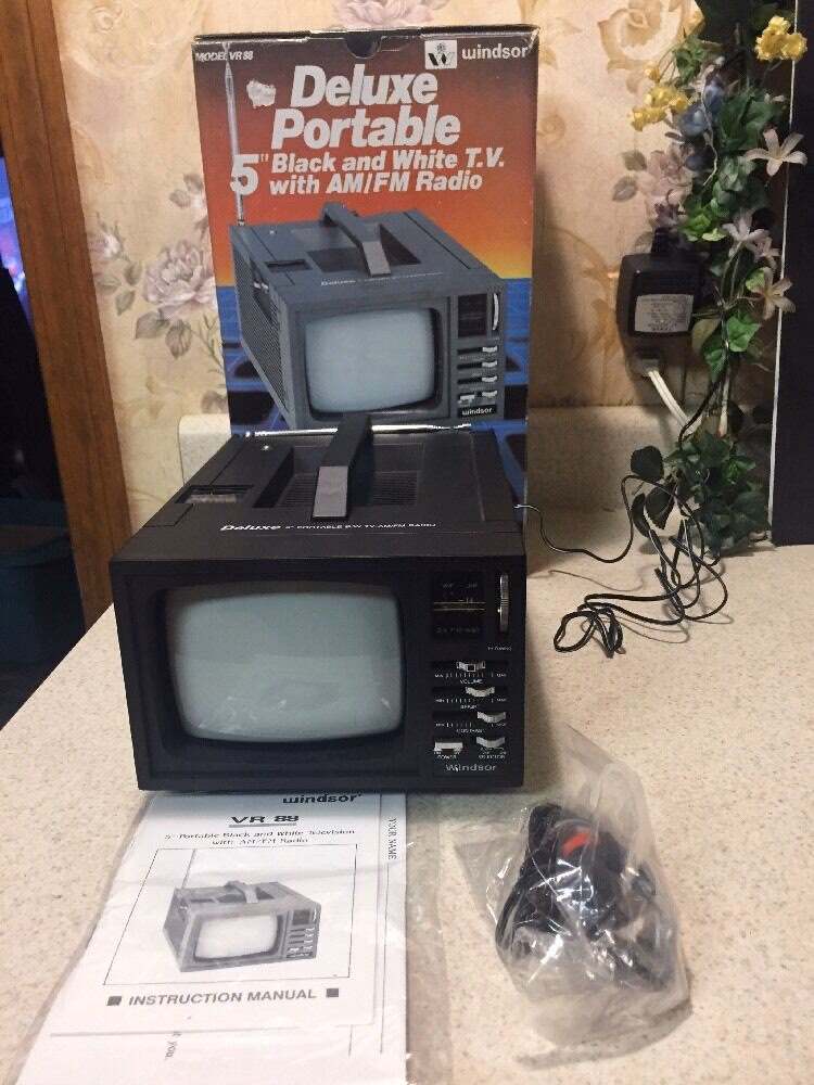 Can I listen to FM radio on my smart TV?