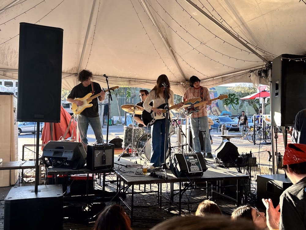 ¿Quiénes son los locutores de radio del Festival?