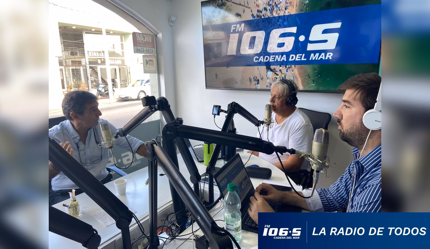 ¿Qué frecuencia es radio marítima?