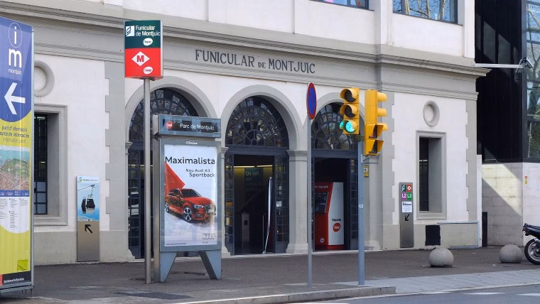 ¿Cuál es la frecuencia del funicular de Montjuïc?