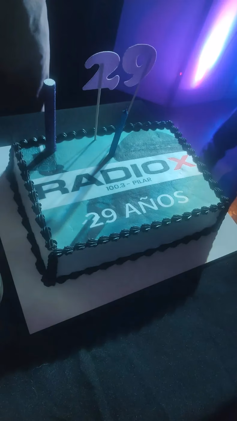 ¿Cuál es la frecuencia FM de Radio X?