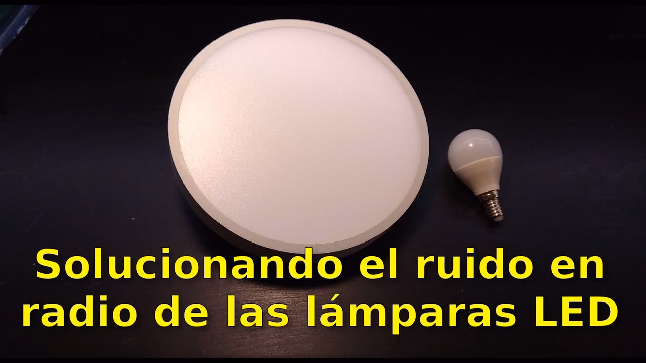 ¿Por qué las luces LED interfieren con la radio de mi auto?