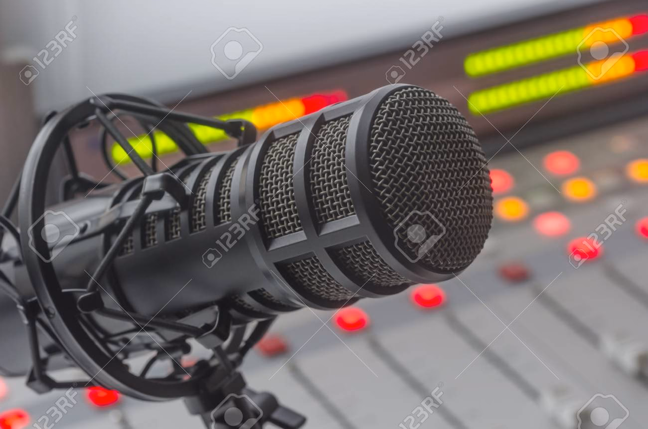 ¿Qué tipo de micrófono se usa en la radio?