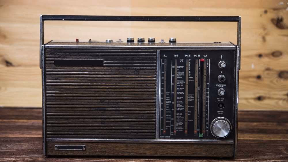 Why did Norway stop FM radio?