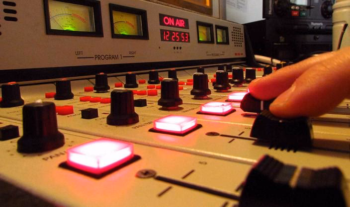 ¿Qué hace un operador de radio?