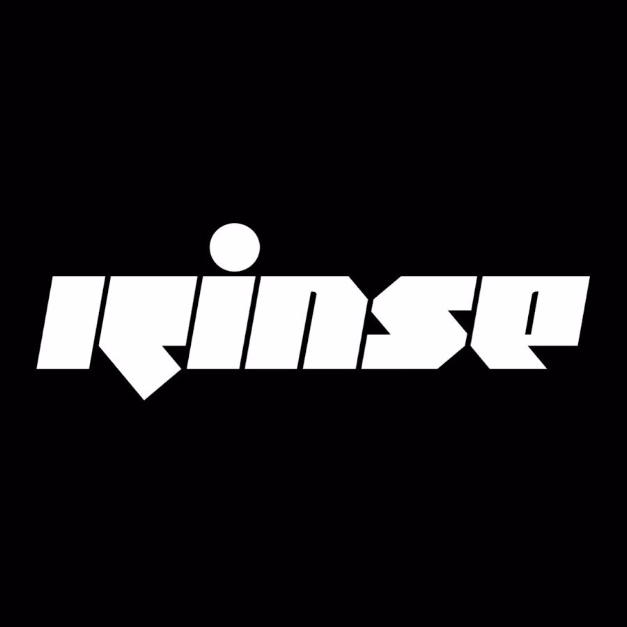 ¿Quién es la DJ femenina en Rinse FM?