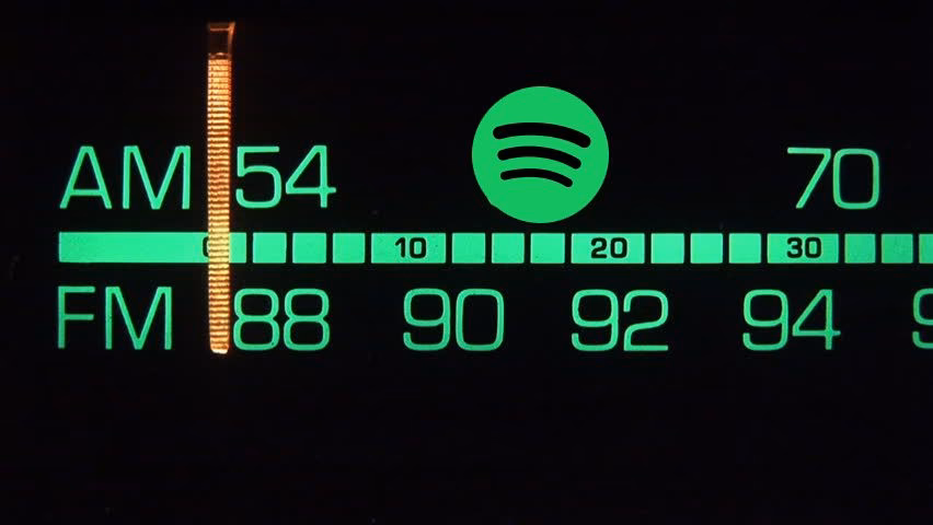 ¿Cómo conectar Spotify a radio?
