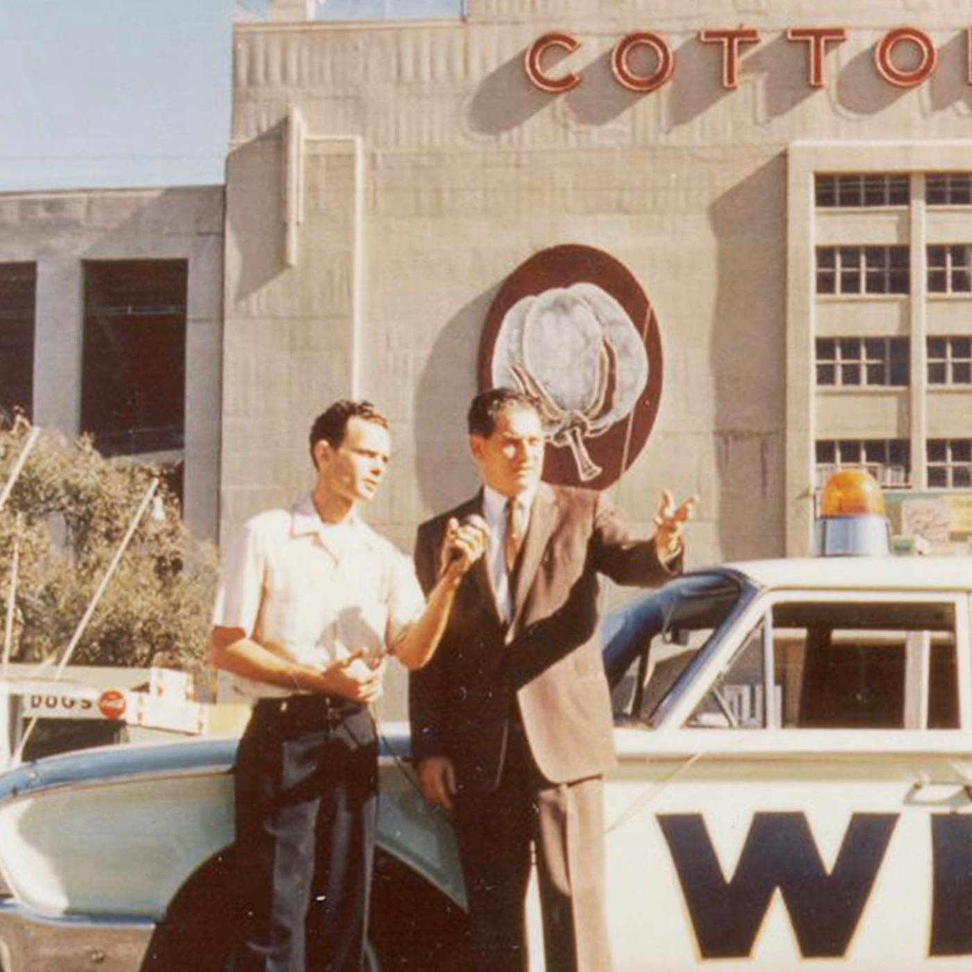 ¿Quién es el propietario de la estación de radio WRR?